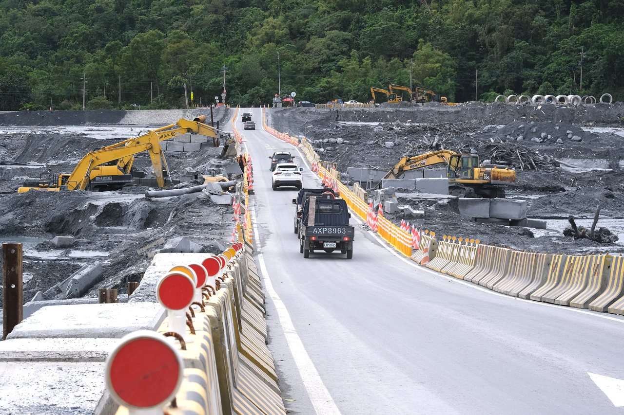 馬太鞍 1023》中央救災功成身退，重建艱困3至5年，部落呼籲縣府扛責，決策納災民代表（Day 31）'s story cover image