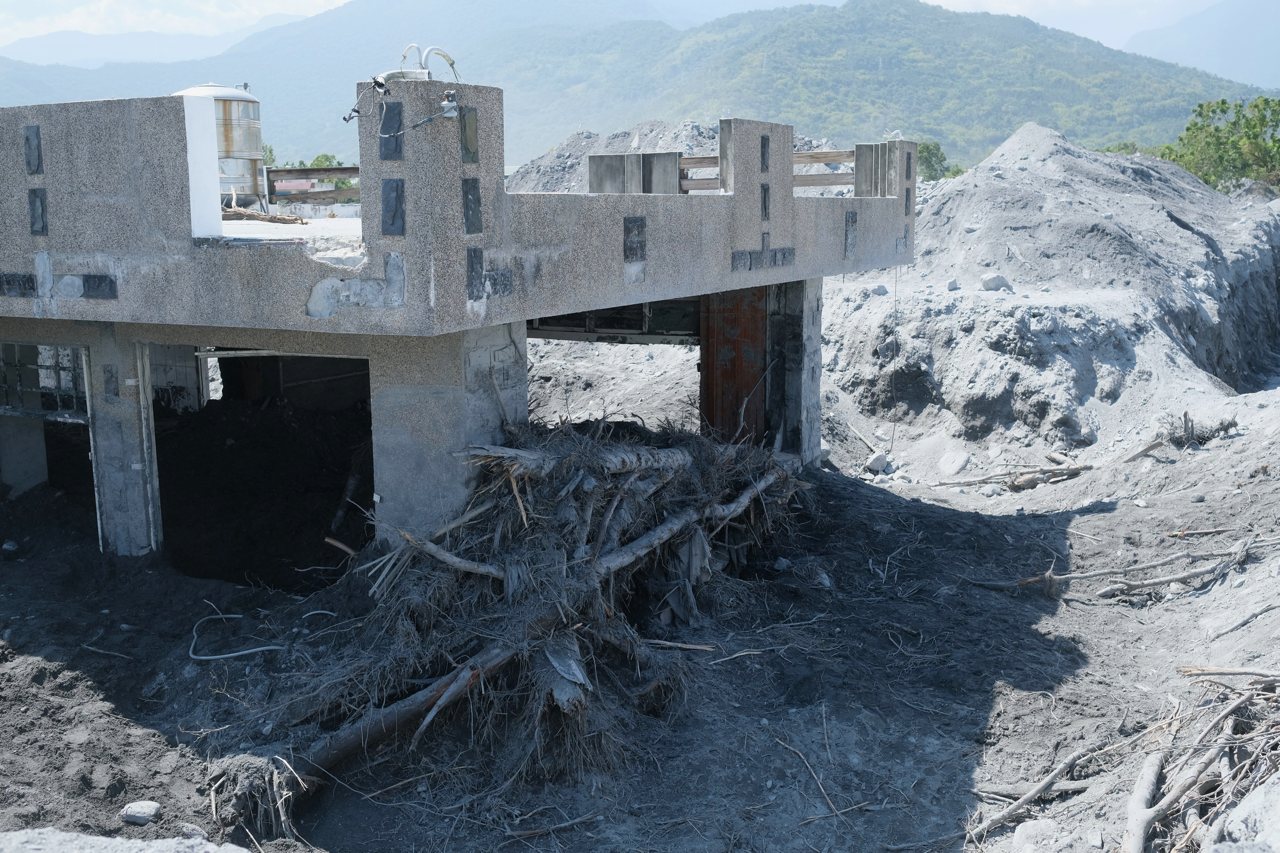 馬太鞍 1008》安置調查進度大幅落後，大平村嚴重毀損，無人知道未來（Day 16）'s story cover image