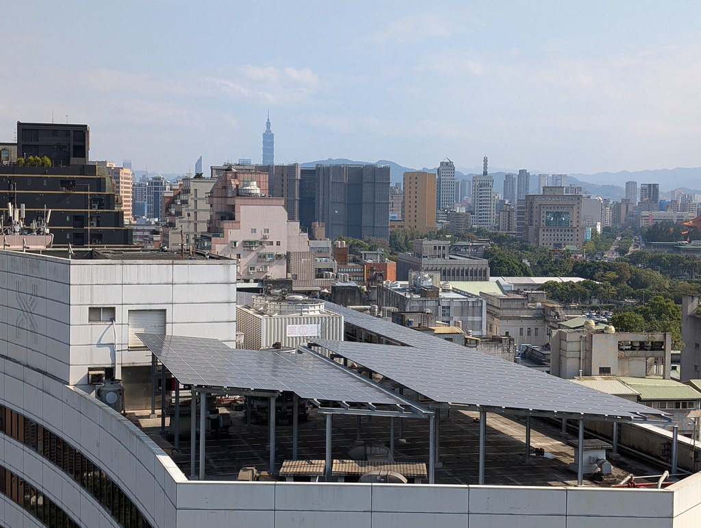 8月建物光電義務上路 說明會三痛點:綠化搶位、連棟透天、公設誰修's OG Image