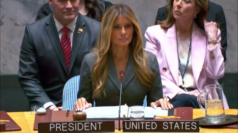 川普轟伊朗她談和平!梅蘭妮亞歷史性主持安理會 DIOR加身高喊「與全世界孩子站在一起」's OG Image