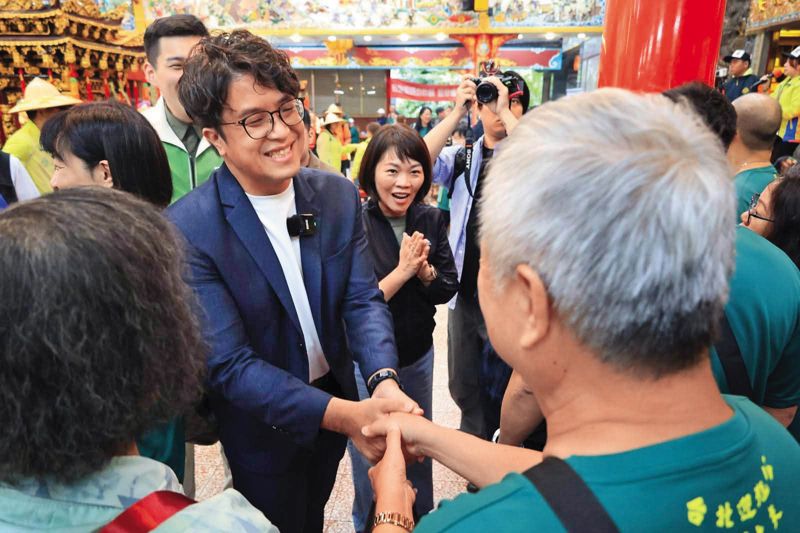 沈伯洋攻蔣痛點2/蔡英文蘇貞昌文宣大將助攻 沈伯洋空戰策略曝光's OG Image