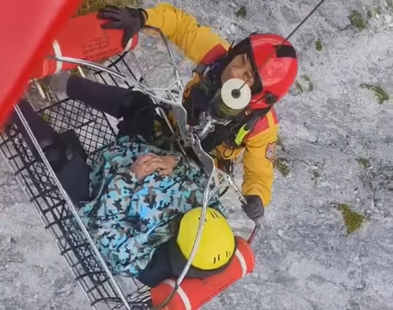 52歲男攀奇萊東稜突高山症發作 黑鷹吊掛下山送醫's OG Image