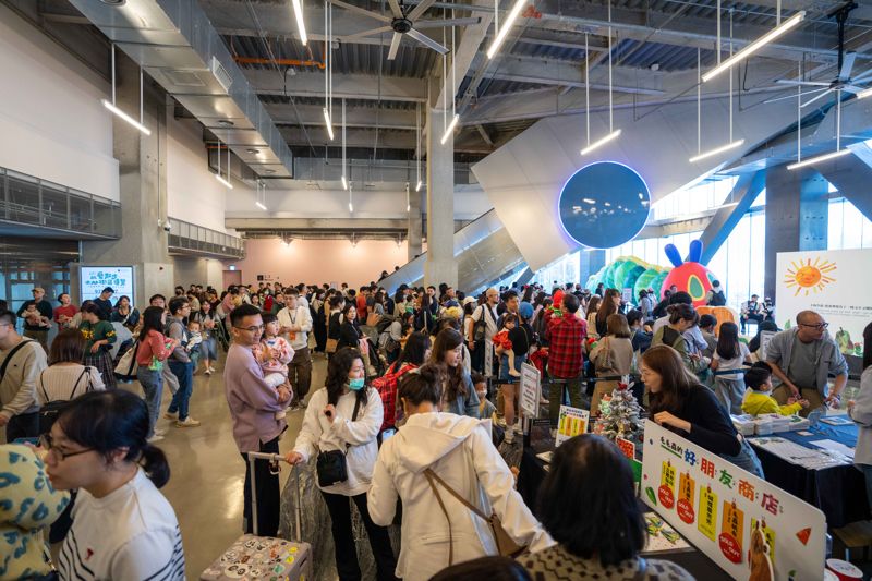 《好餓的毛毛蟲秀》巡演熱賣 新北、台中宣布緊急加場's OG Image