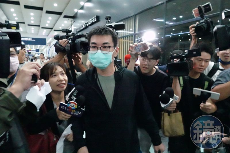 趙建銘薄情揭密/陳幸妤吐委屈遭警告?趙建銘返台機場狂比「噓」 兩性專家搖頭曝真實心態:頗傷人's OG Image